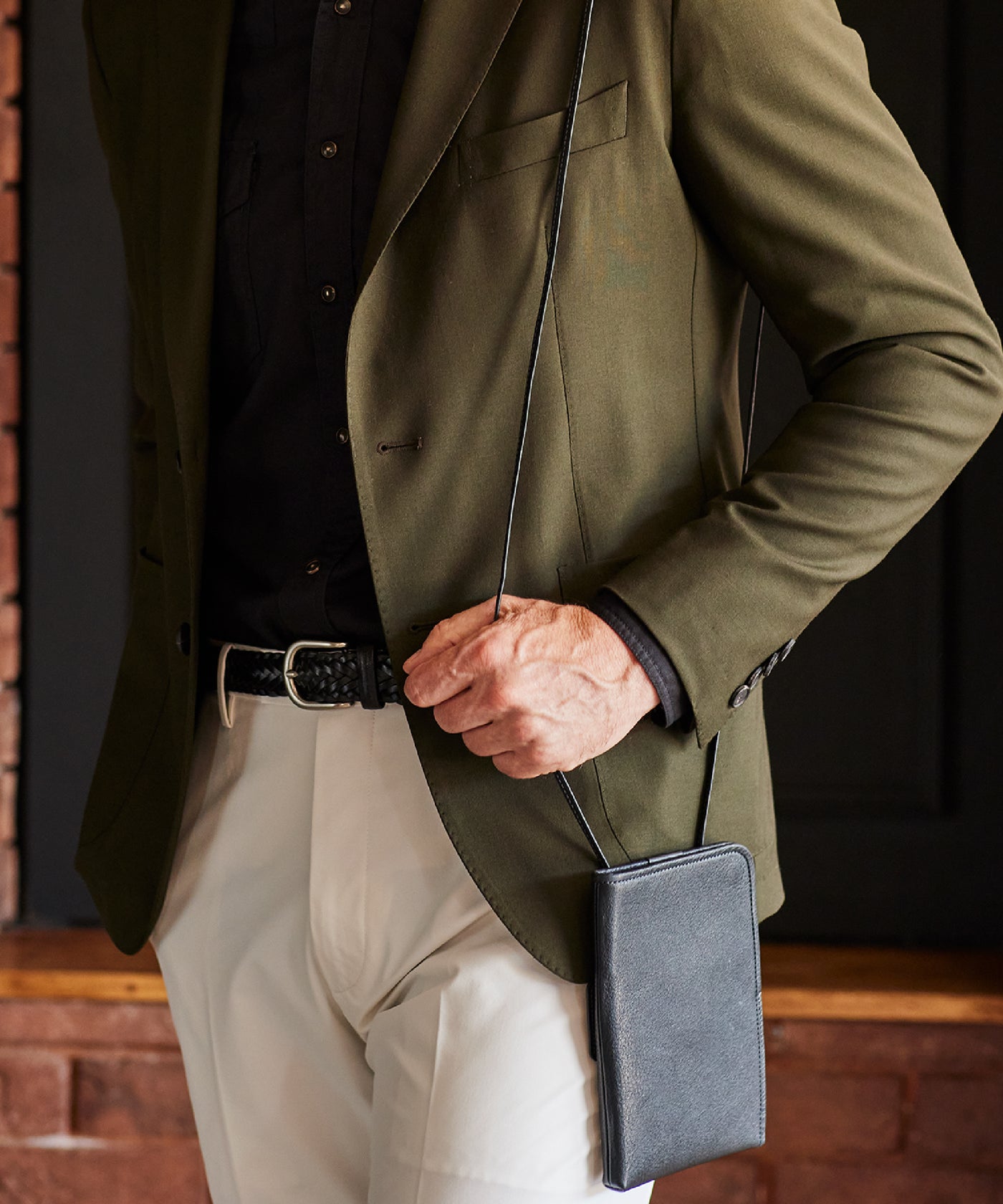 ダーリントン スマホショルダー styling image 1
